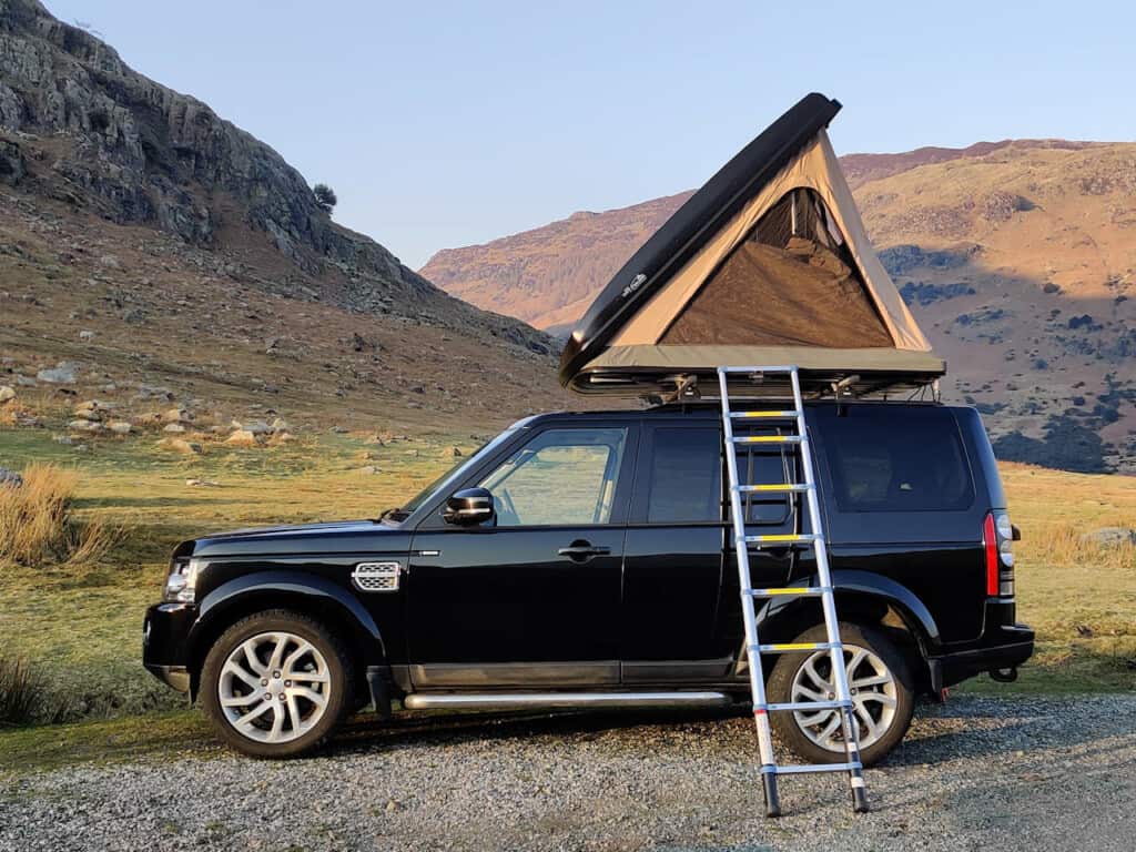 Mallory hardtop rooftent, side view